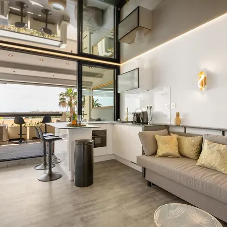 Golden Luxury House Apartment